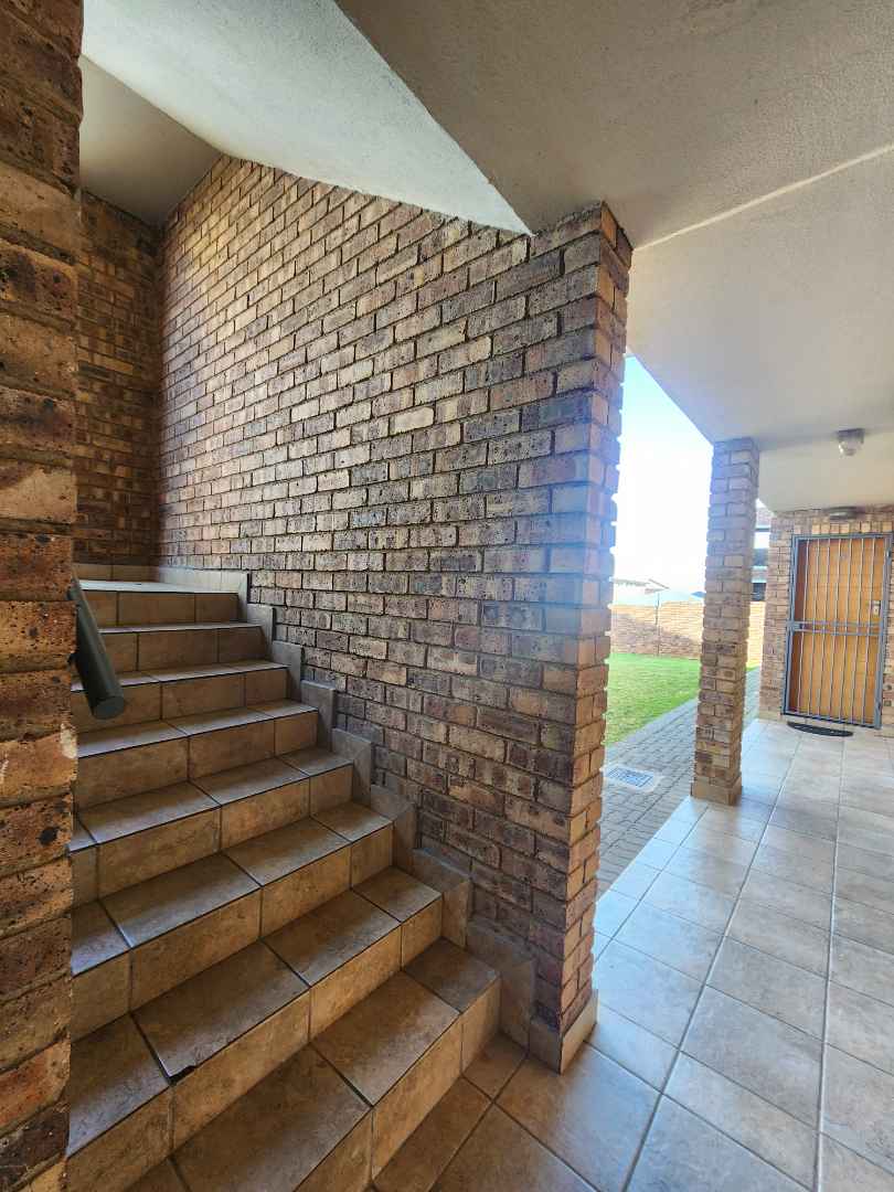 To Let 2 Bedroom Property for Rent in Rooihuiskraal North Gauteng