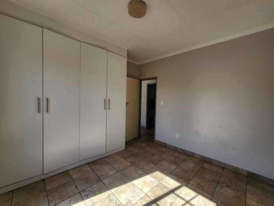 To Let 2 Bedroom Property for Rent in Rooihuiskraal North Gauteng