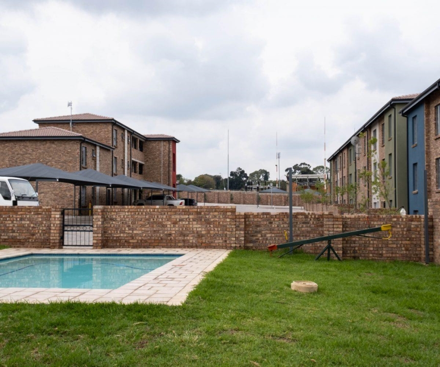 To Let 2 Bedroom Property for Rent in Rooihuiskraal North Gauteng