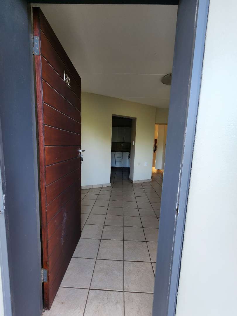 To Let 2 Bedroom Property for Rent in Die Hoewes Gauteng