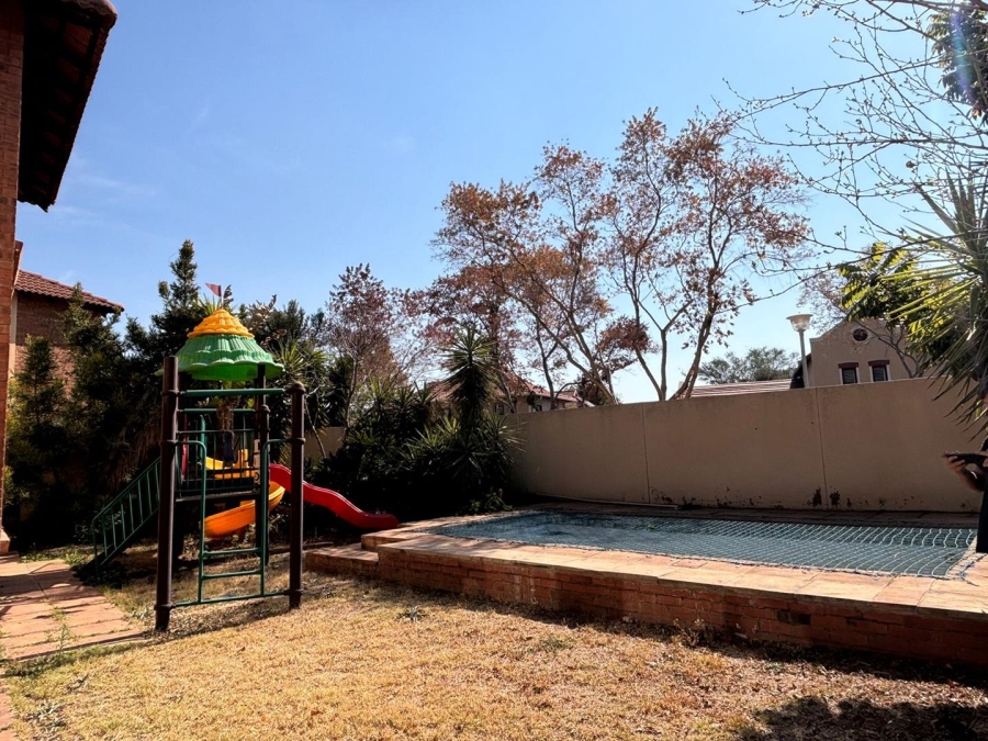 6 Bedroom Property for Sale in Six Fountains Residential Estate Gauteng