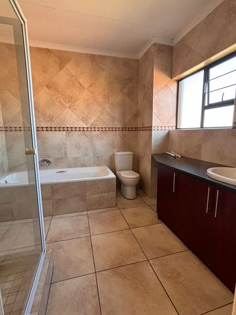 6 Bedroom Property for Sale in Six Fountains Residential Estate Gauteng