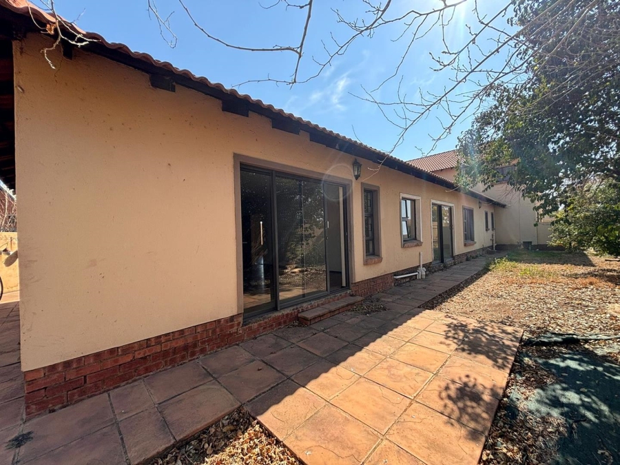 6 Bedroom Property for Sale in Six Fountains Residential Estate Gauteng