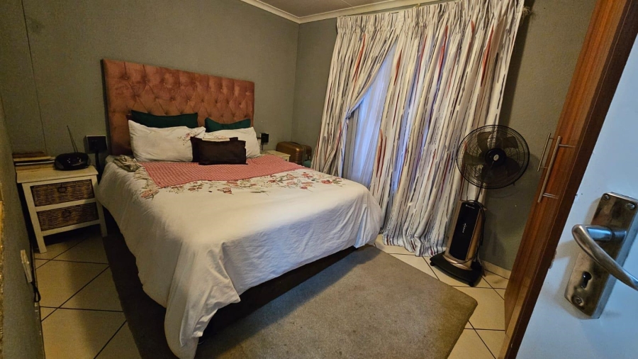 2 Bedroom Property for Sale in Windmill Park Gauteng