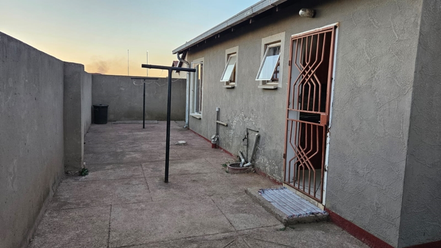 2 Bedroom Property for Sale in Windmill Park Gauteng