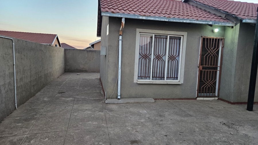 2 Bedroom Property for Sale in Windmill Park Gauteng