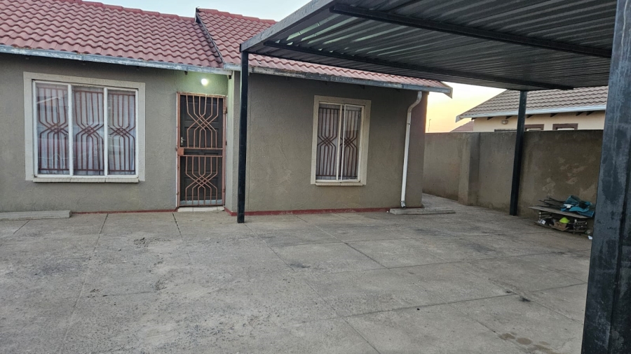 2 Bedroom Property for Sale in Windmill Park Gauteng