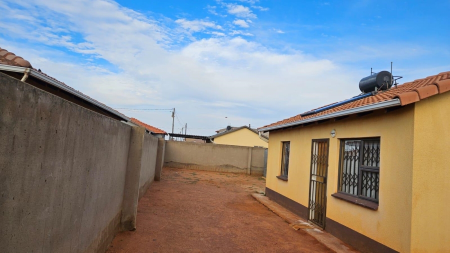 2 Bedroom Property for Sale in Protea Glen Gauteng