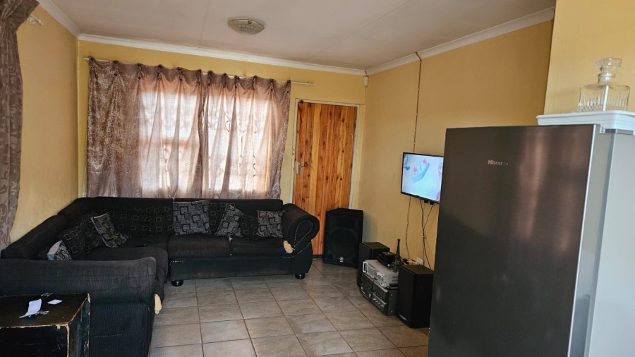 2 Bedroom Property for Sale in Protea Glen Gauteng