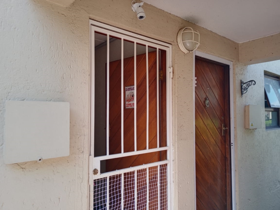 1 Bedroom Property for Sale in Weltevreden Park Gauteng