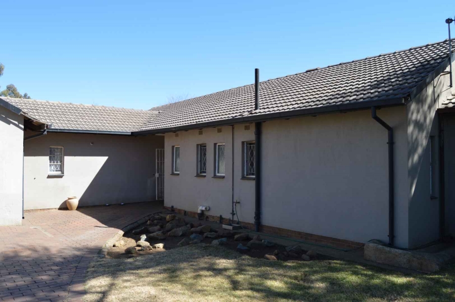 3 Bedroom Property for Sale in Brackendowns Gauteng