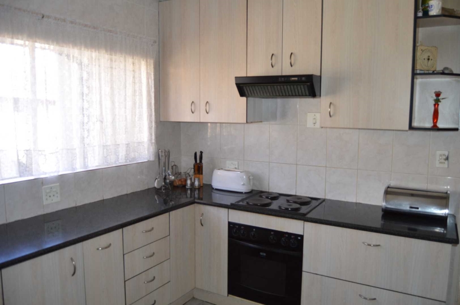 3 Bedroom Property for Sale in Brackendowns Gauteng