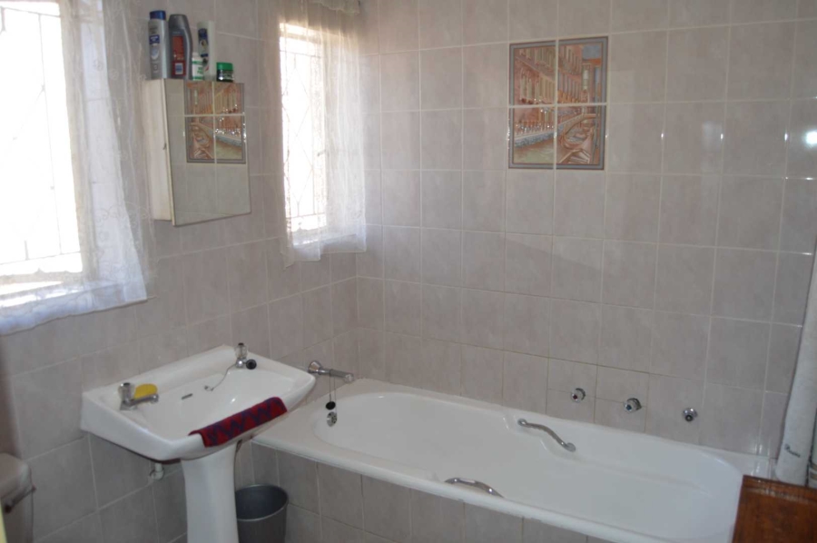 3 Bedroom Property for Sale in Brackendowns Gauteng