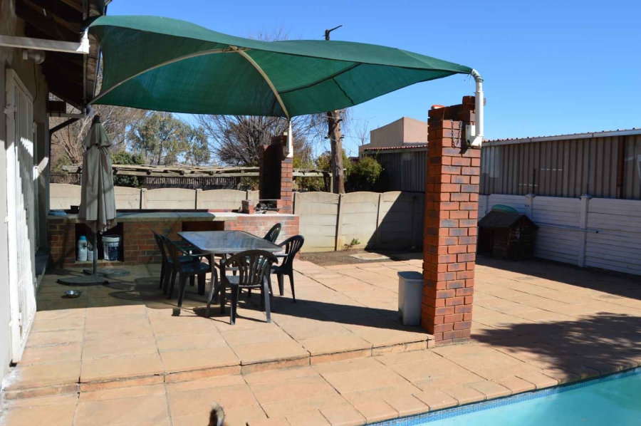 3 Bedroom Property for Sale in Brackendowns Gauteng