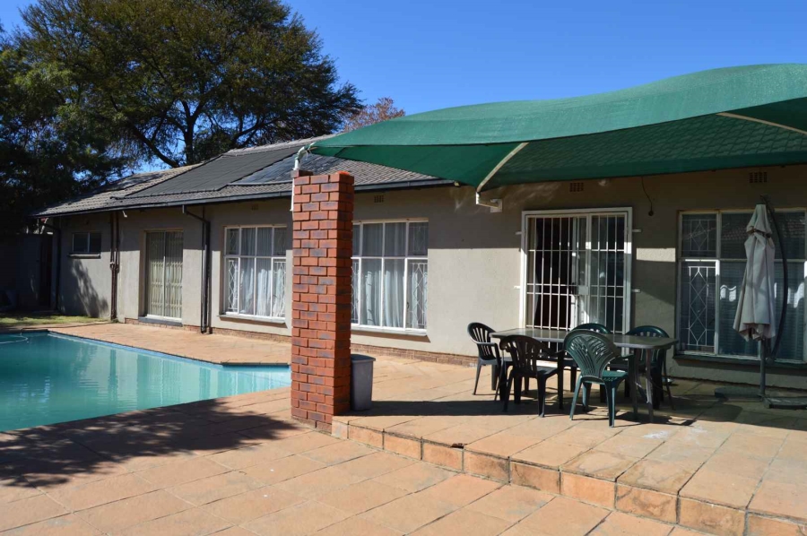 3 Bedroom Property for Sale in Brackendowns Gauteng