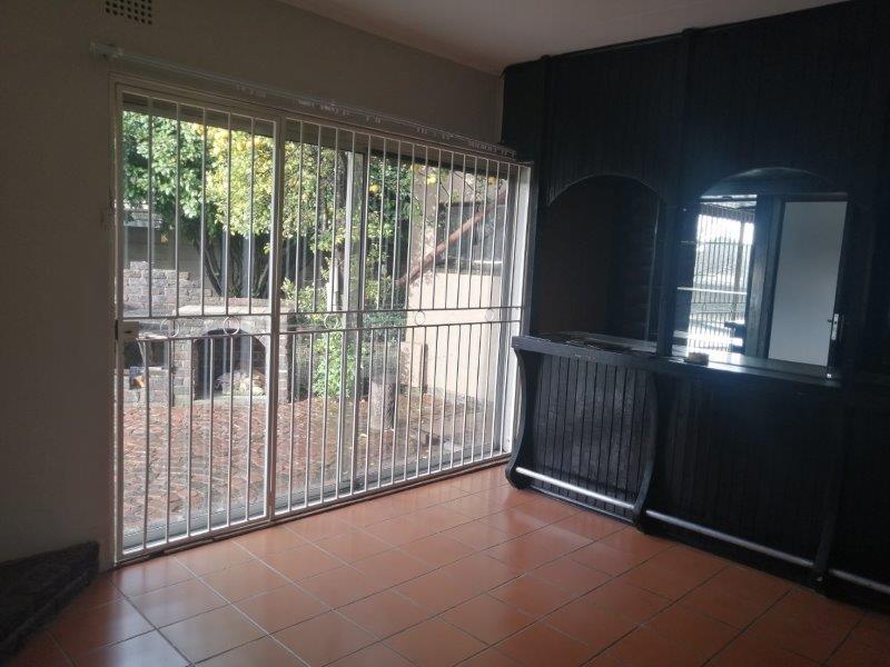 To Let 4 Bedroom Property for Rent in Brackenhurst Gauteng