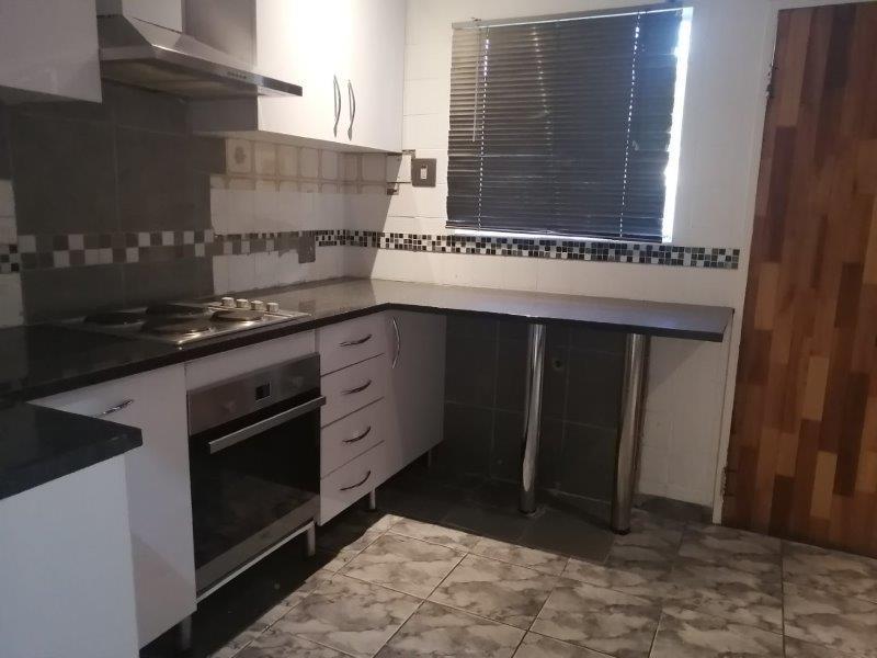 To Let 4 Bedroom Property for Rent in Brackenhurst Gauteng