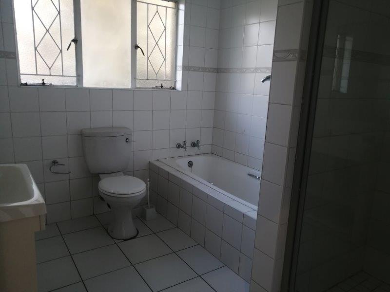 To Let 4 Bedroom Property for Rent in Brackenhurst Gauteng