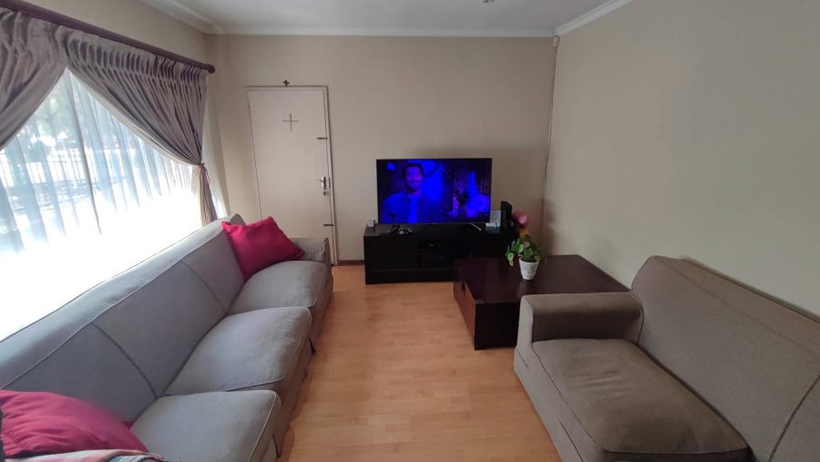 3 Bedroom Property for Sale in Brackenhurst Gauteng