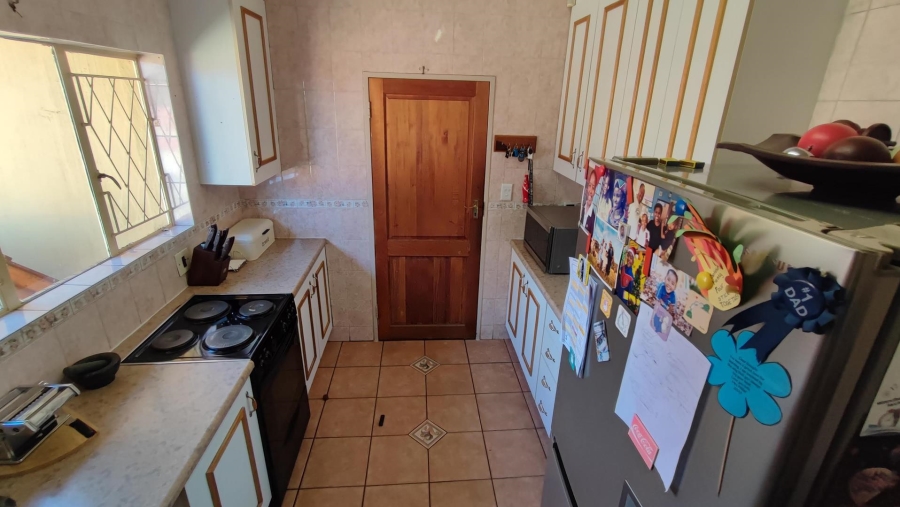 3 Bedroom Property for Sale in Brackenhurst Gauteng