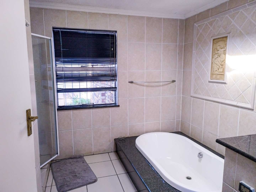 4 Bedroom Property for Sale in Bramley Gauteng