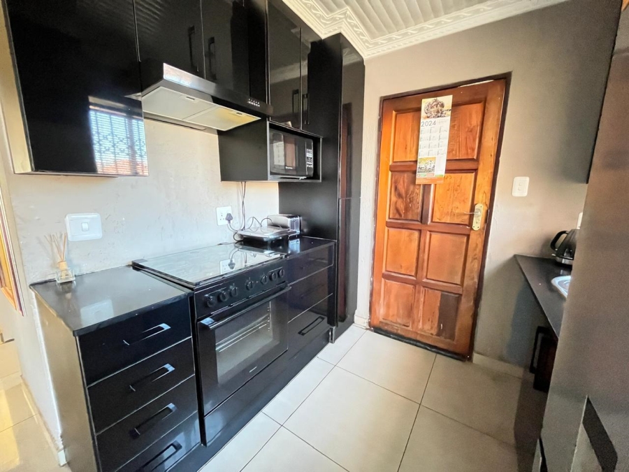 3 Bedroom Property for Sale in Soshanguve VV Gauteng