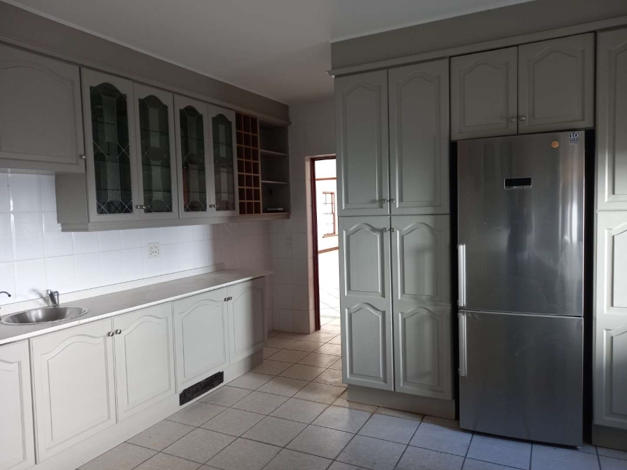 To Let 4 Bedroom Property for Rent in Bryanston West Gauteng