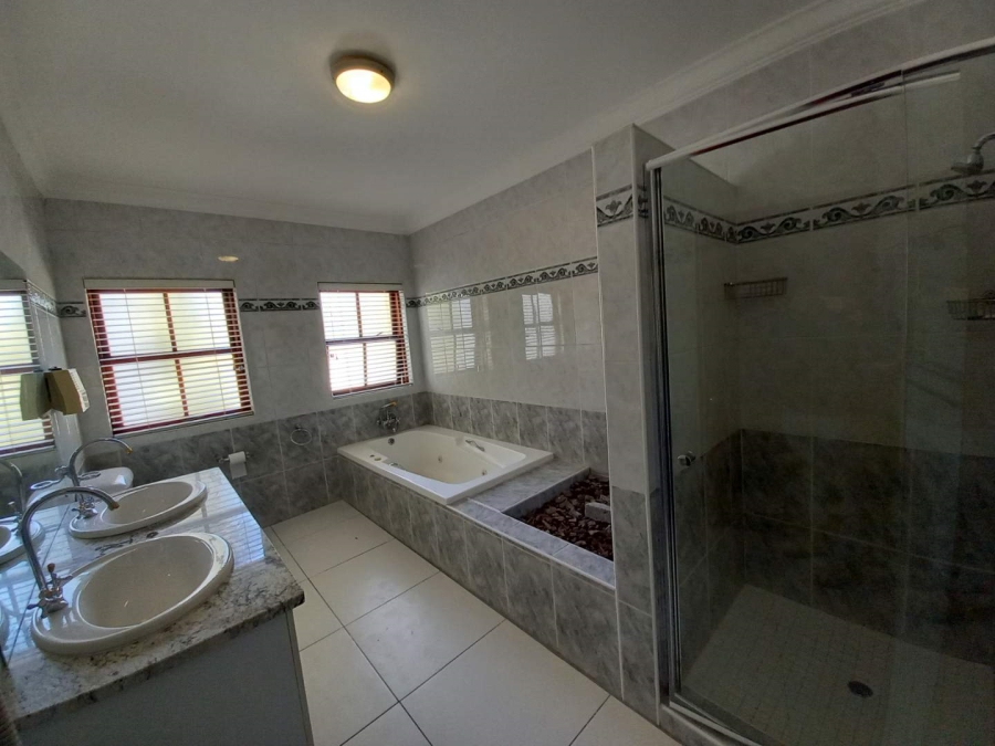 To Let 4 Bedroom Property for Rent in Bryanston West Gauteng