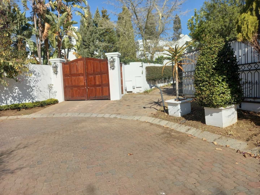 To Let 4 Bedroom Property for Rent in Bryanston West Gauteng