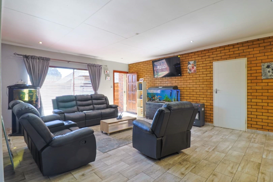 3 Bedroom Property for Sale in Mayberry Park Gauteng