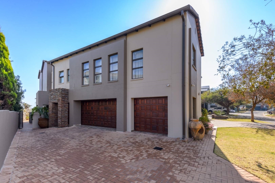 11 Bedroom Property for Sale in Copperleaf Estate Gauteng