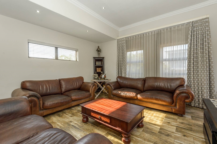 11 Bedroom Property for Sale in Copperleaf Estate Gauteng