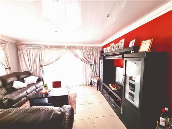 4 Bedroom Property for Sale in Doornpoort Gauteng