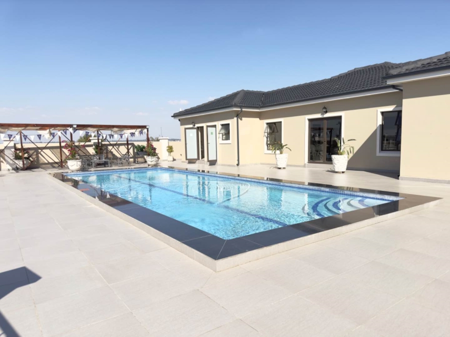 2 Bedroom Property for Sale in Blue Hills Gauteng