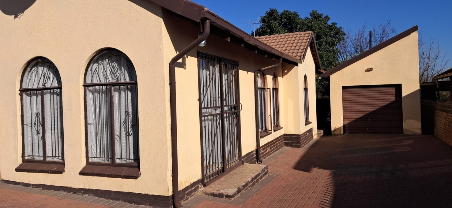 To Let 3 Bedroom Property for Rent in Morula View Gauteng