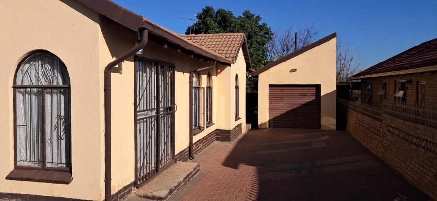 To Let 3 Bedroom Property for Rent in Morula View Gauteng