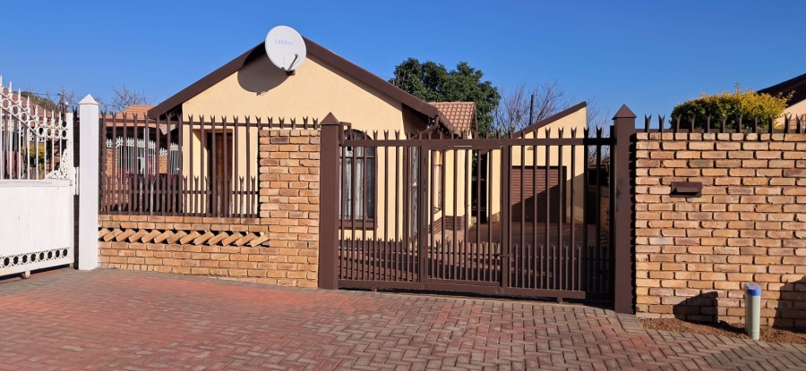 To Let 3 Bedroom Property for Rent in Morula View Gauteng