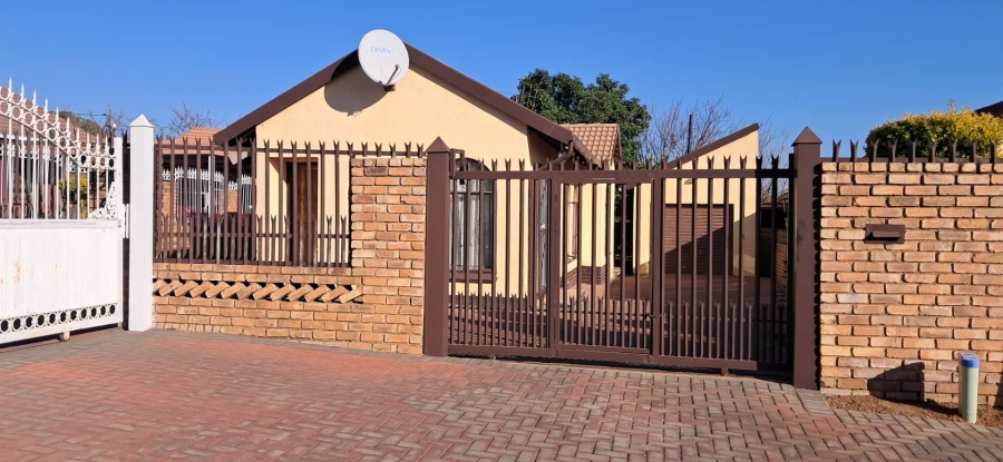 To Let 3 Bedroom Property for Rent in Morula View Gauteng