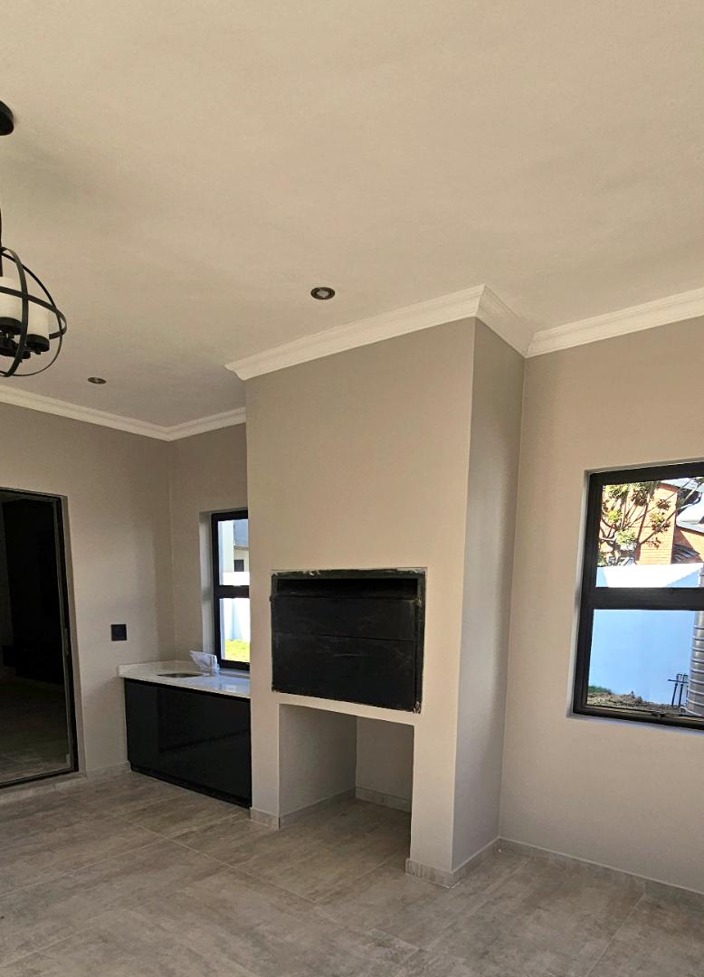 5 Bedroom Property for Sale in Six Fountains Residential Estate Gauteng