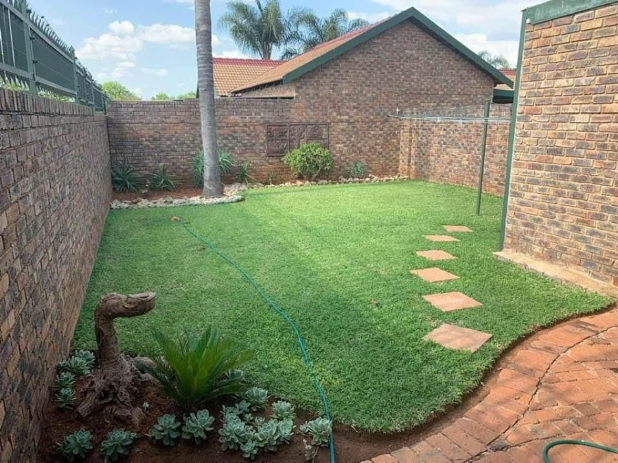 1 Bedroom Property for Sale in Doornpoort Gauteng