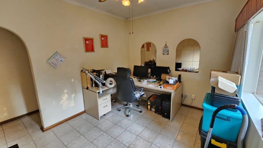 4 Bedroom Property for Sale in Brackendowns Gauteng