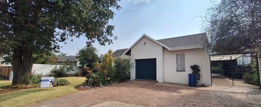 4 Bedroom Property for Sale in Alberante Ext 1 Gauteng