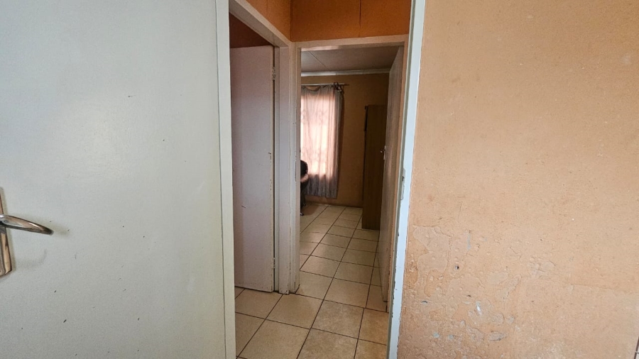 2 Bedroom Property for Sale in Protea Glen Gauteng