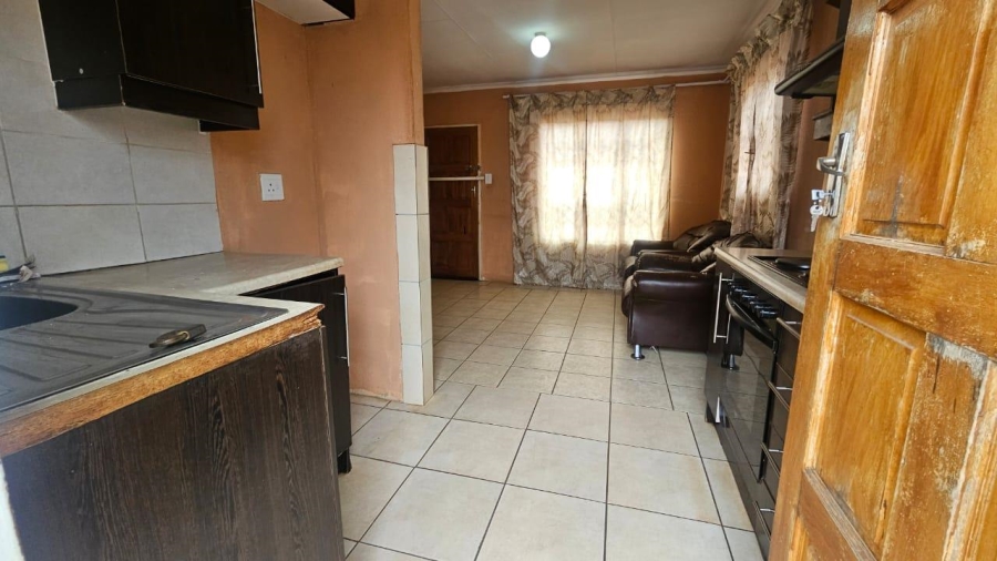 2 Bedroom Property for Sale in Protea Glen Gauteng