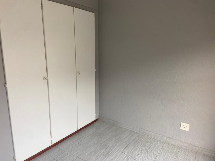 2 Bedroom Property for Sale in Bassonia Gauteng