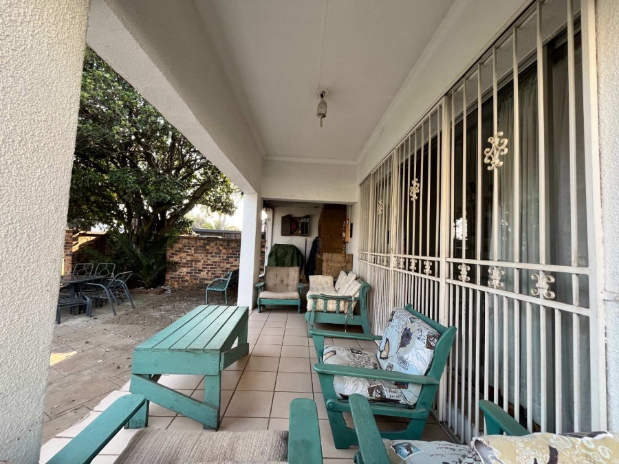 4 Bedroom Property for Sale in Brackenhurst Gauteng