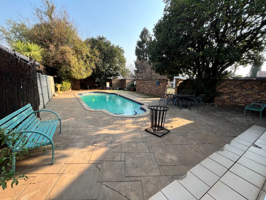 4 Bedroom Property for Sale in Brackenhurst Gauteng