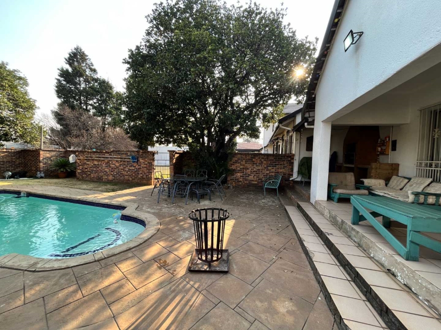 4 Bedroom Property for Sale in Brackenhurst Gauteng