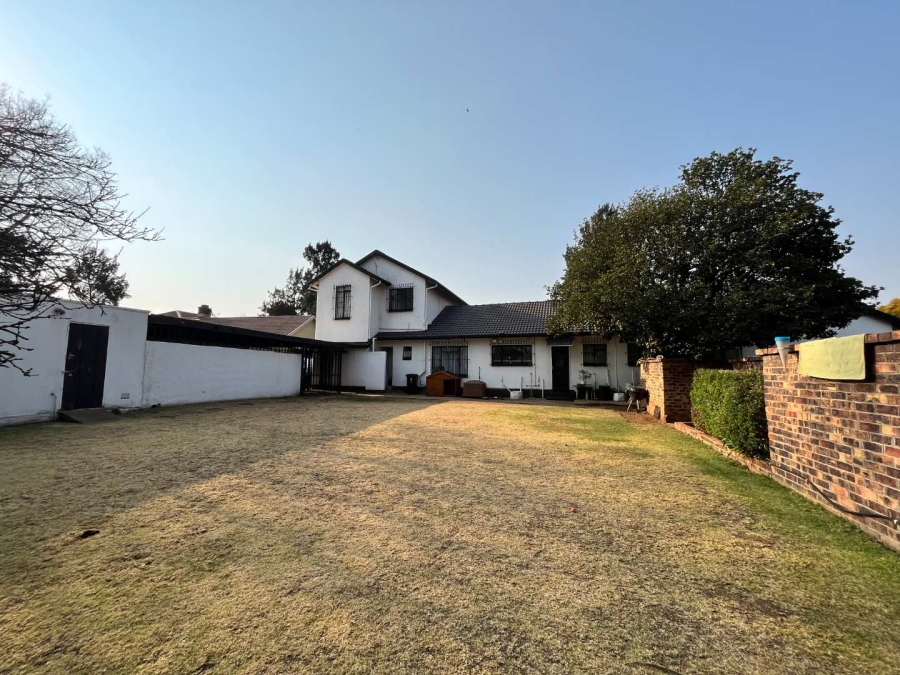 4 Bedroom Property for Sale in Brackenhurst Gauteng