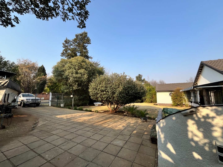 4 Bedroom Property for Sale in Brackenhurst Gauteng